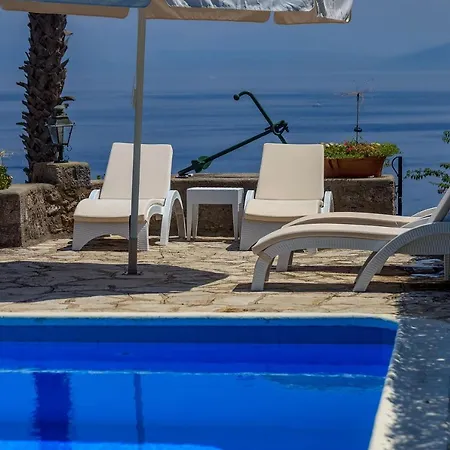 Villa Aphrodite In Corfu *